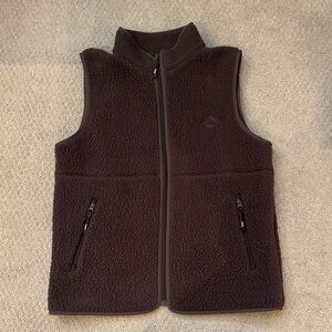 Aritzia Brown Fleece Vest with Zipper Pockets